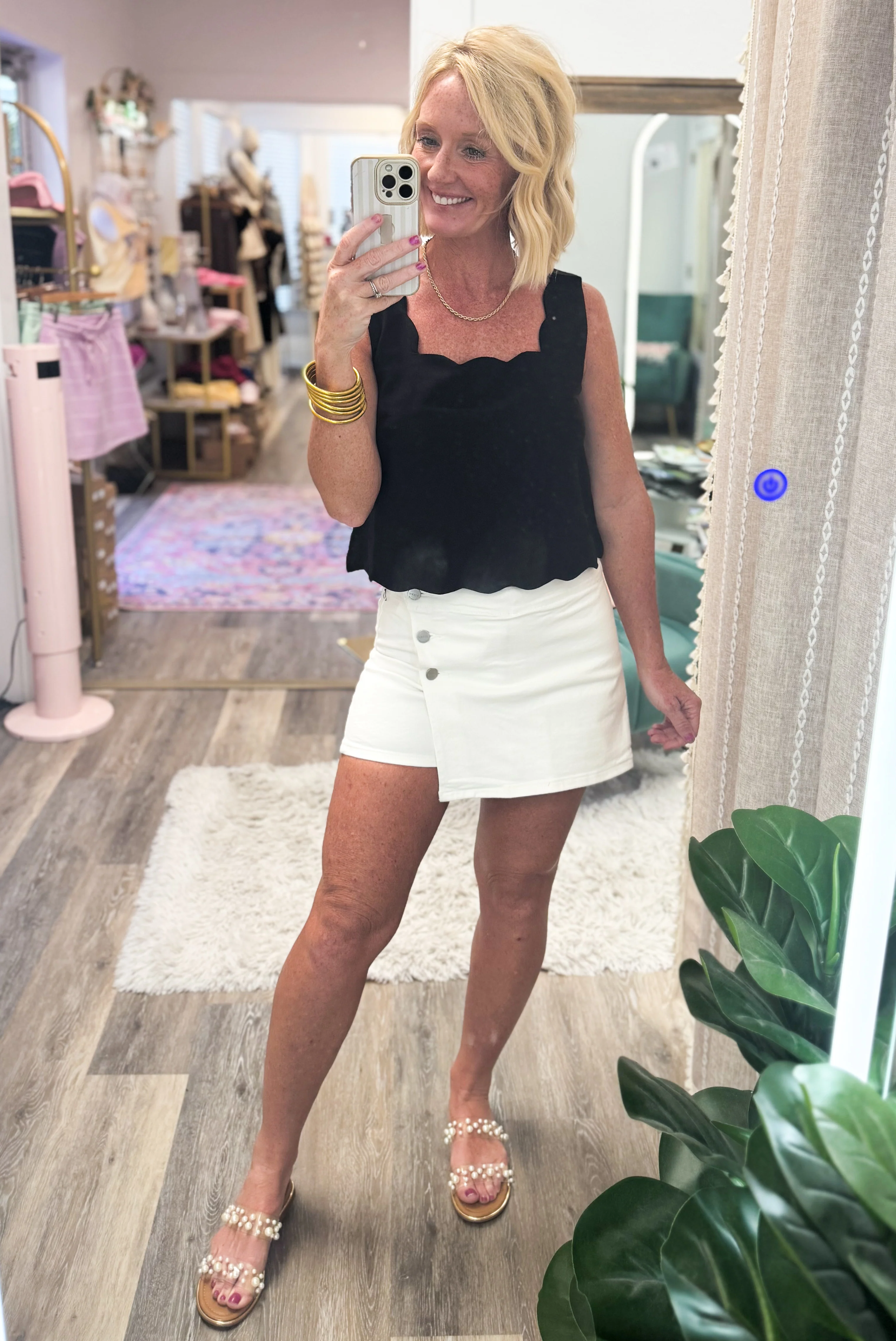Black Linen Scallop Top - Image 3