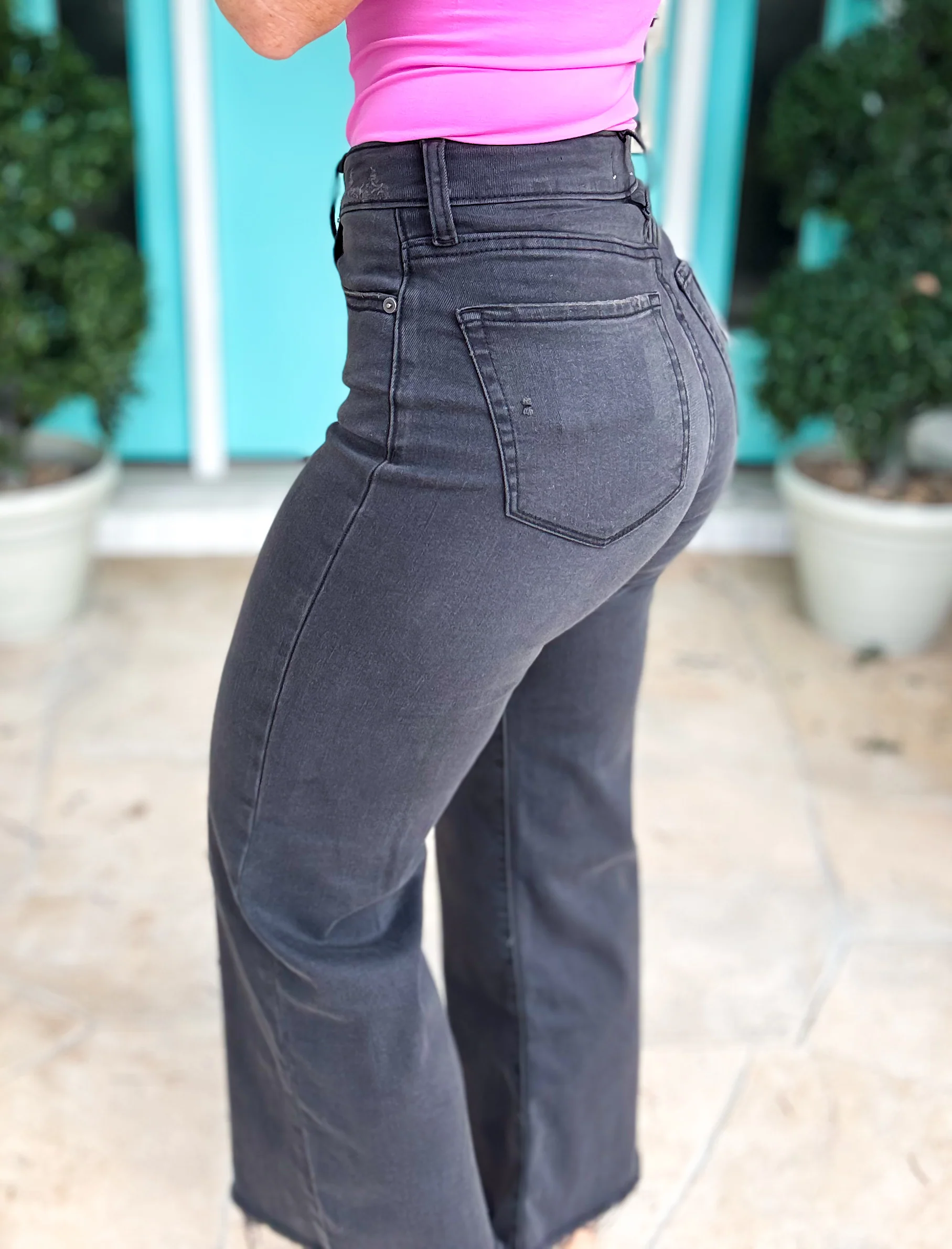 Black Washed Cropped Jeans - Image 4