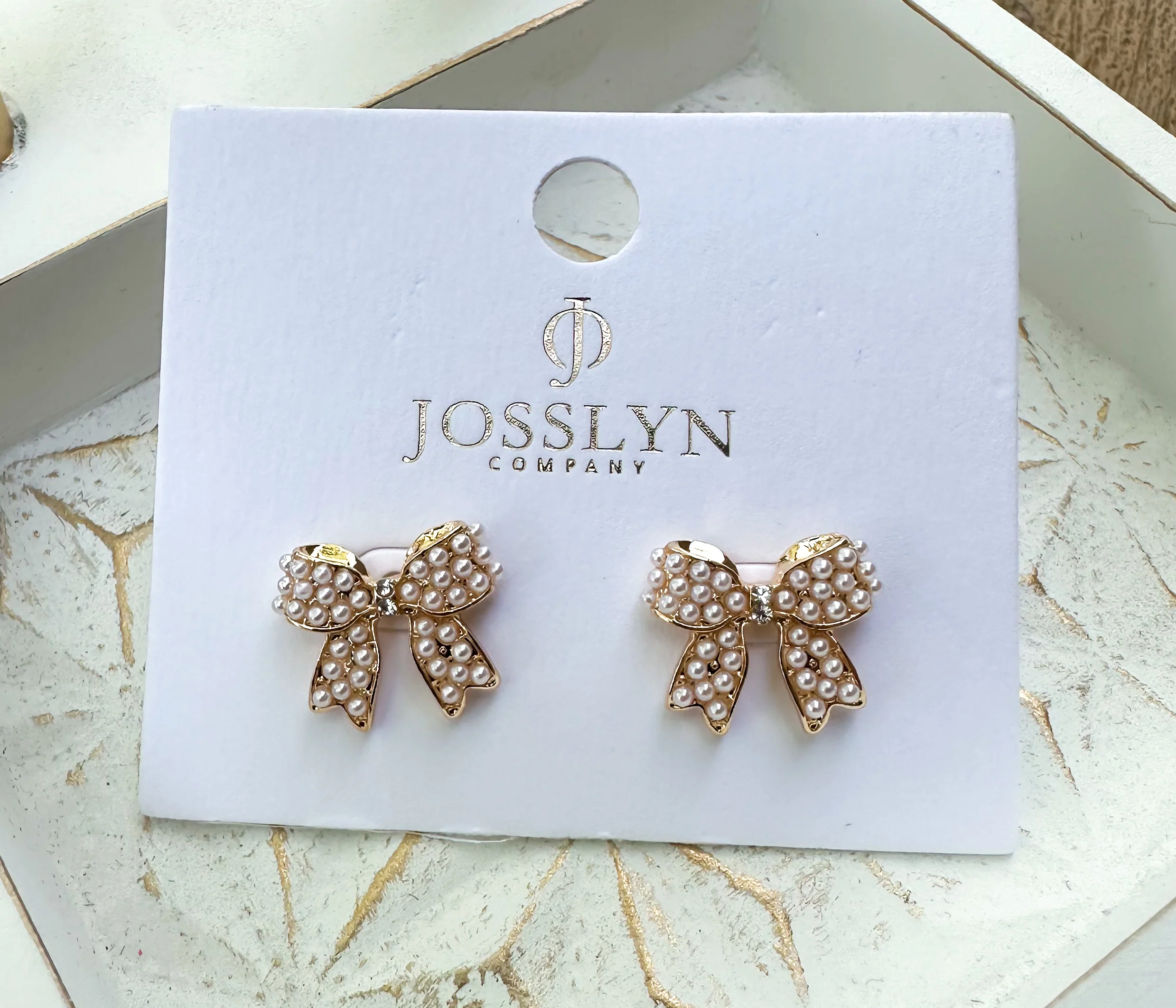 Pearl Ribbon Stud Earrings